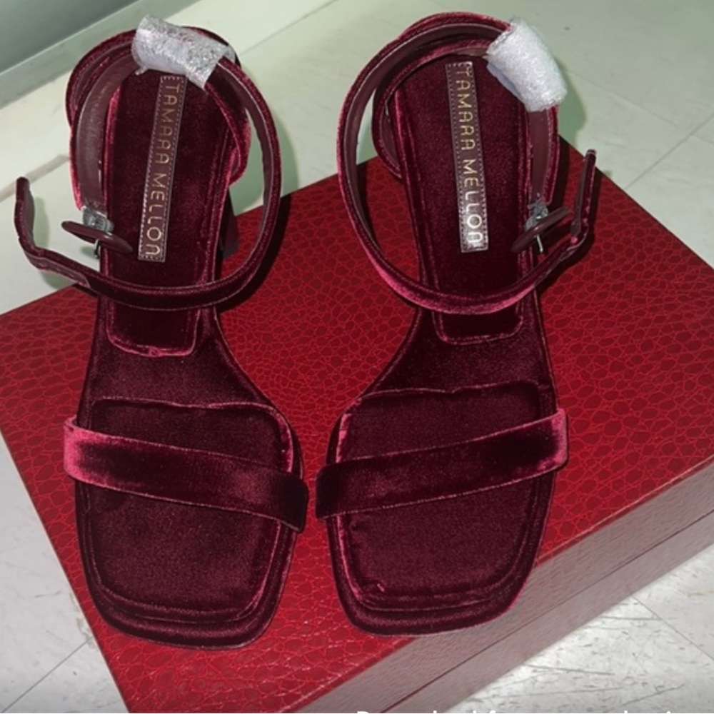 NEW TAMARA MELLON Solar 100 Velvet Pillow Top heels Sz 38